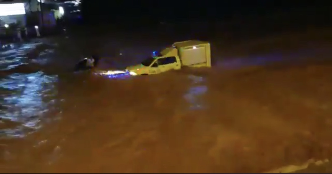 “الدفاع المدني” توضح حول انجراف إحدى مركباتها