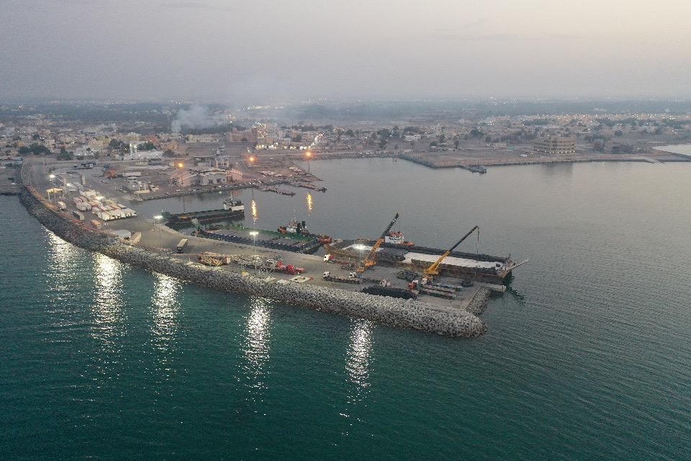 لميناء السويق أهمية تجارية مضاعفة؛ تعرف عليها