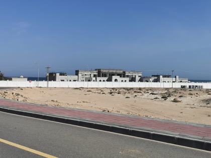 “الفضول” يقود إلى “تساؤلات” عن مجمع سكني.. ومسؤول في الإسكان يوضح