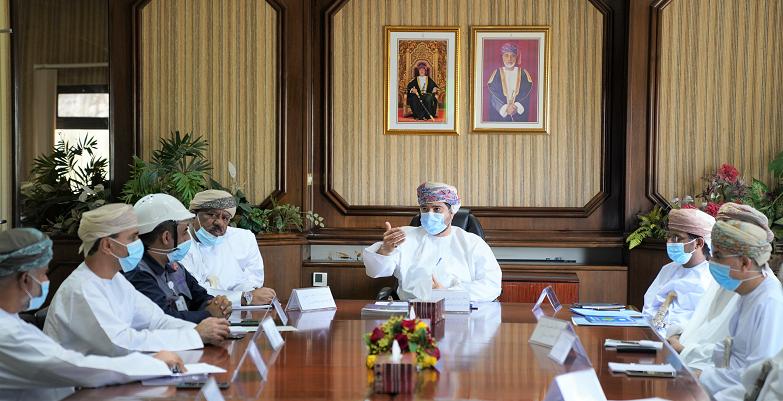 لقاء بين وزير التجارة والصناعيين