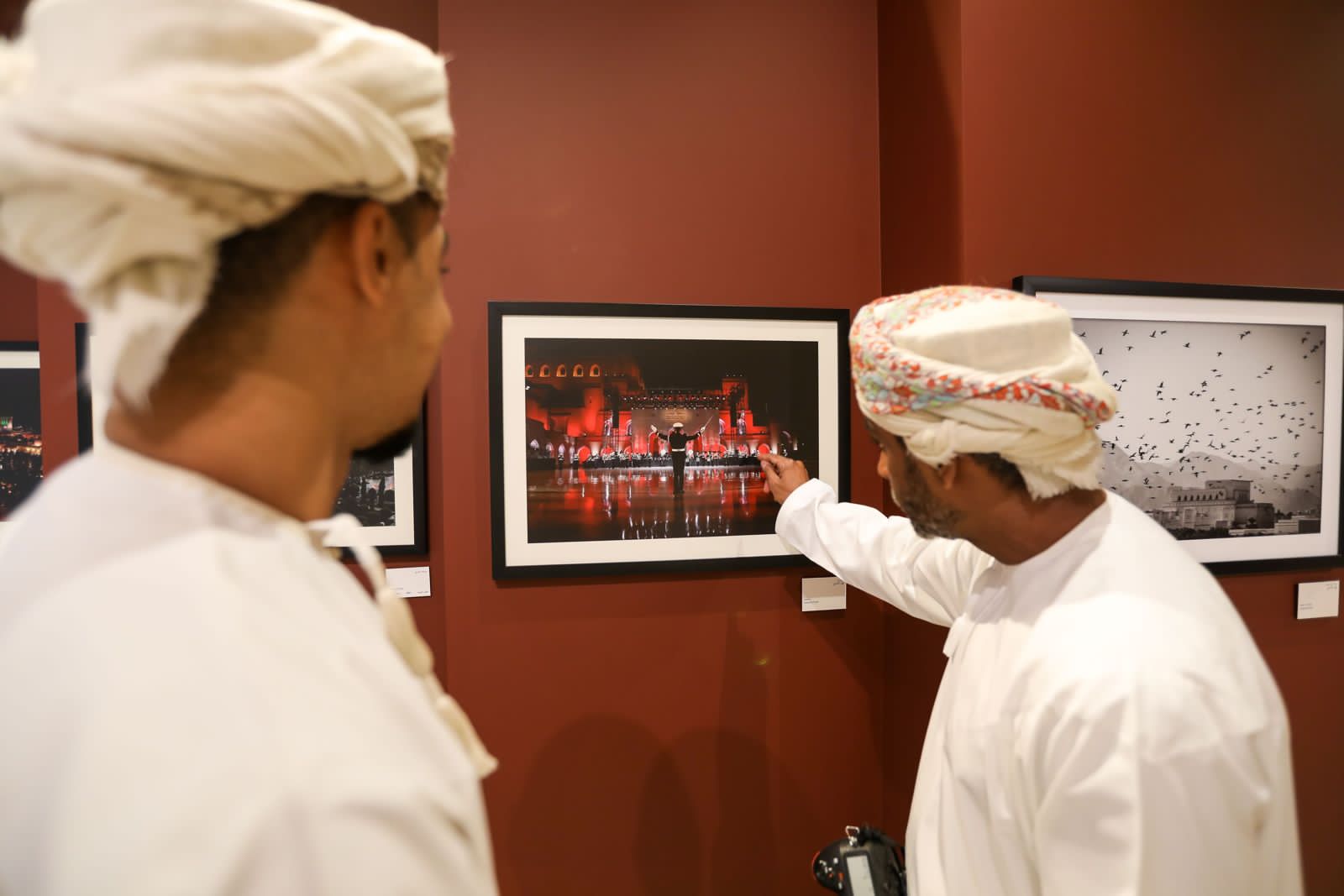 بالصور: روعة دار الأوبرا السلطانية في عيون العدسة