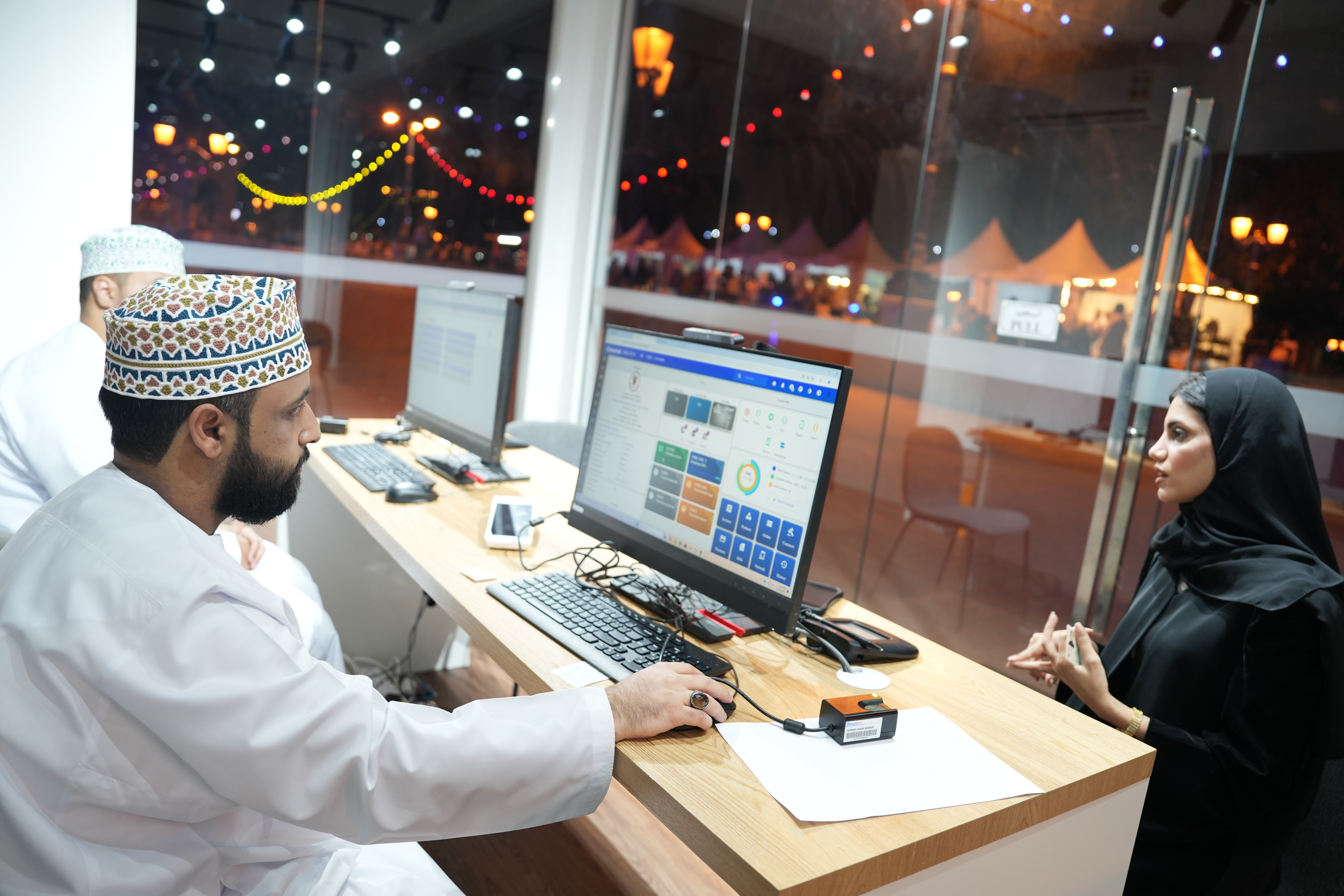 عمانتل تستعرض تجربتها الرقمية في ليالي مسقط