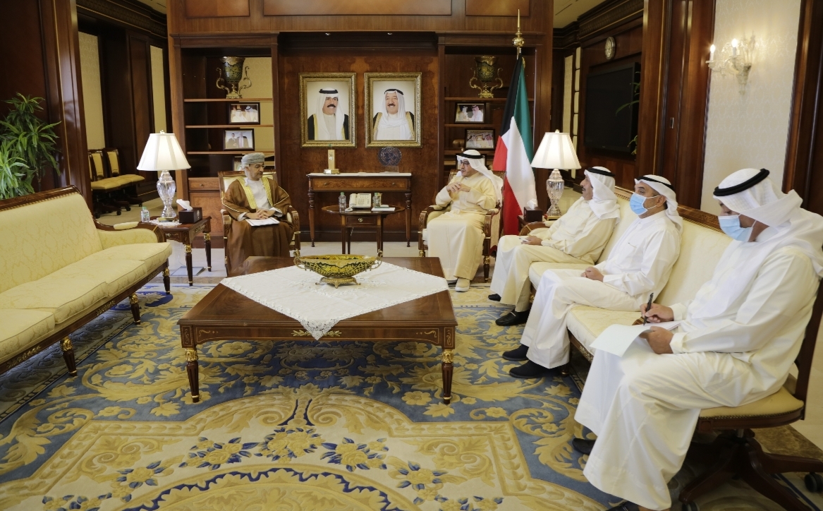 رسالة من جلالة السلطان لأمير الكويت