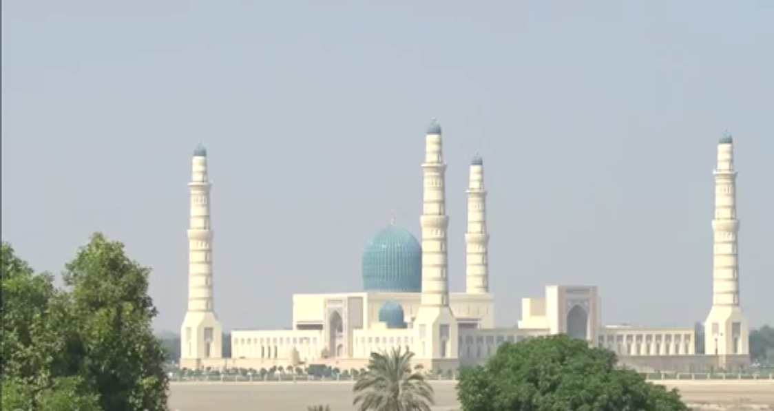 تعرف على معلومات عن جامع السلطان قابوس في صحار