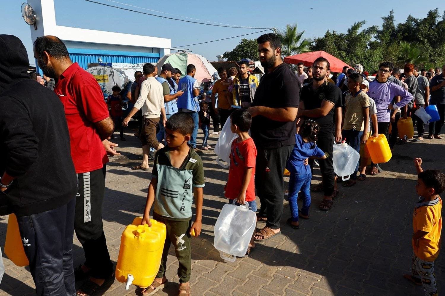 الناس يشربون مياه غير صالحة: إسرائيل تحظر فعليا الوصول للمياه بغزة