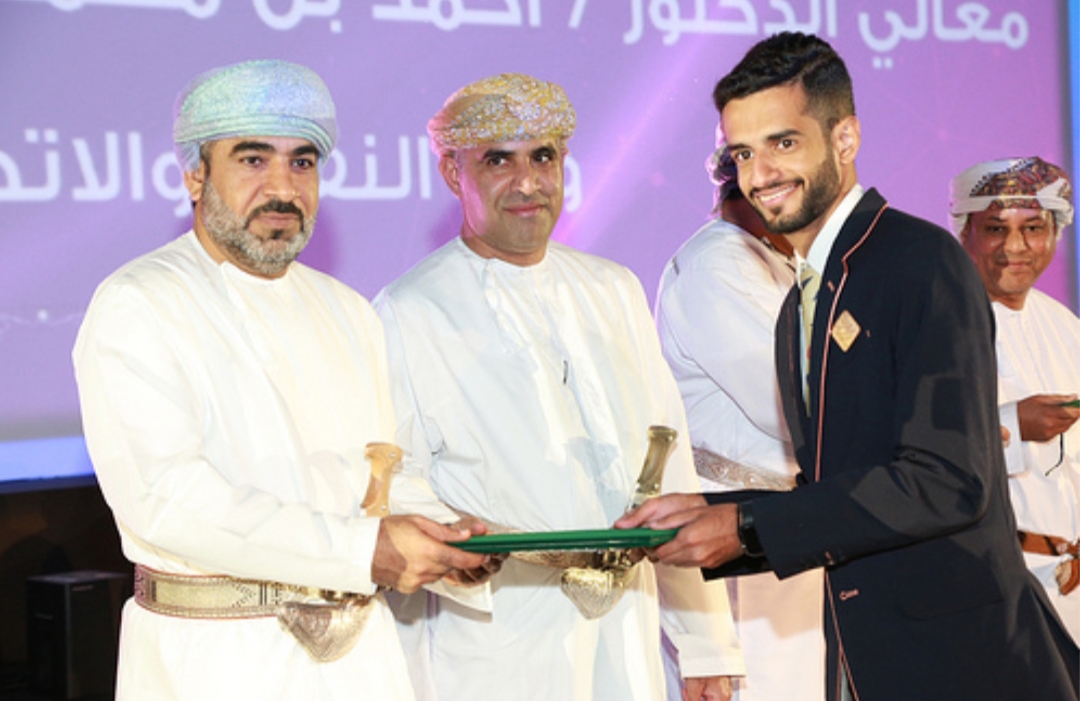 بدعم من تنمية نفط عمان: تخريج أكثر من ٣٥٠ باحثًا عن عمل من برنامج تدريبي