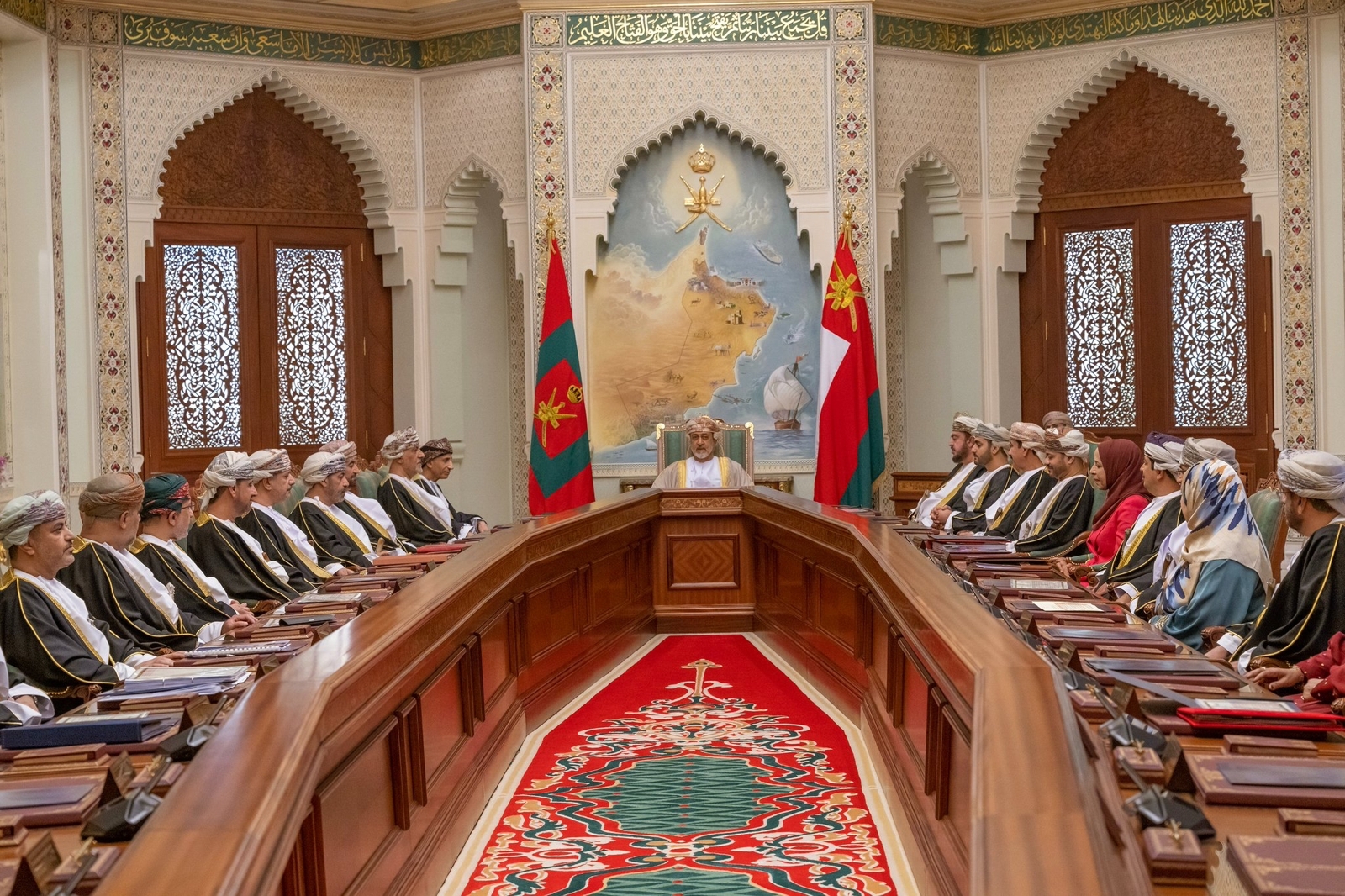 بالصور والفيديو: جلالة السلطان يترأس اجتماعًا لمجلس الوزراء