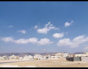 د. عبدالله باحجاج يكتب: الماء بالتناكر.. خيارات المواطن الصعبة.. والمنطقة السكنية في قلب صلالة