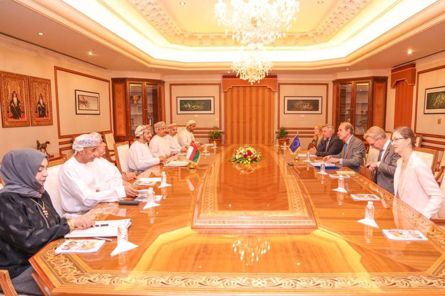 المشاورات متواصلة لإعفاء العمانيين من تأشيرة شنغن