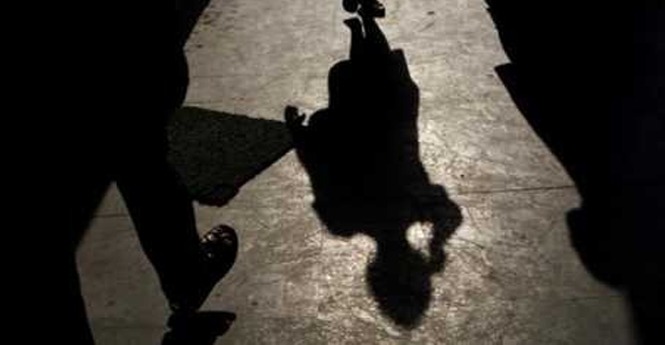 “ذئب بشري” حاول إغواء طفل…وبعد قبضه اُكتُشِف بأنه مُصاب بـ (الإيدز)