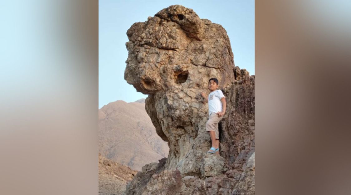 بعد تداول صورة في وسائل التواصل: ما قصة صخرة “رأس إنسان”؟