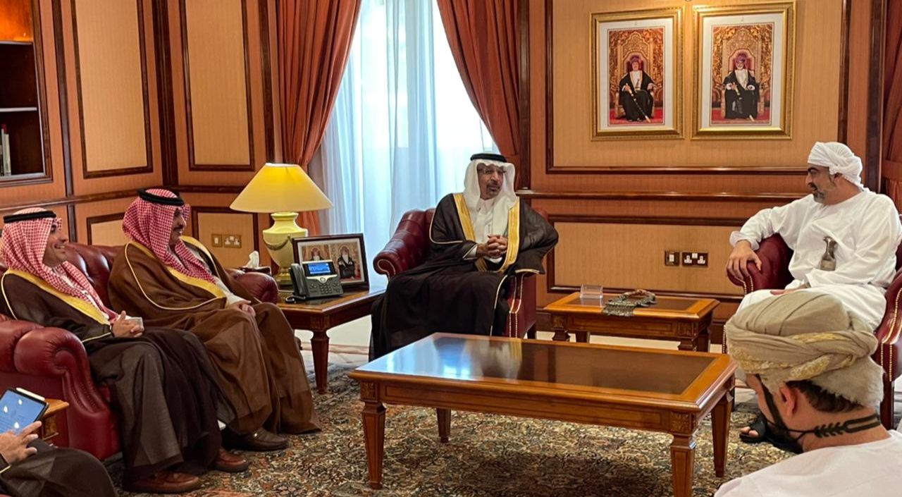سمو السيد تيمور بن أسعد يجتمع بمعالي خالد الفالح