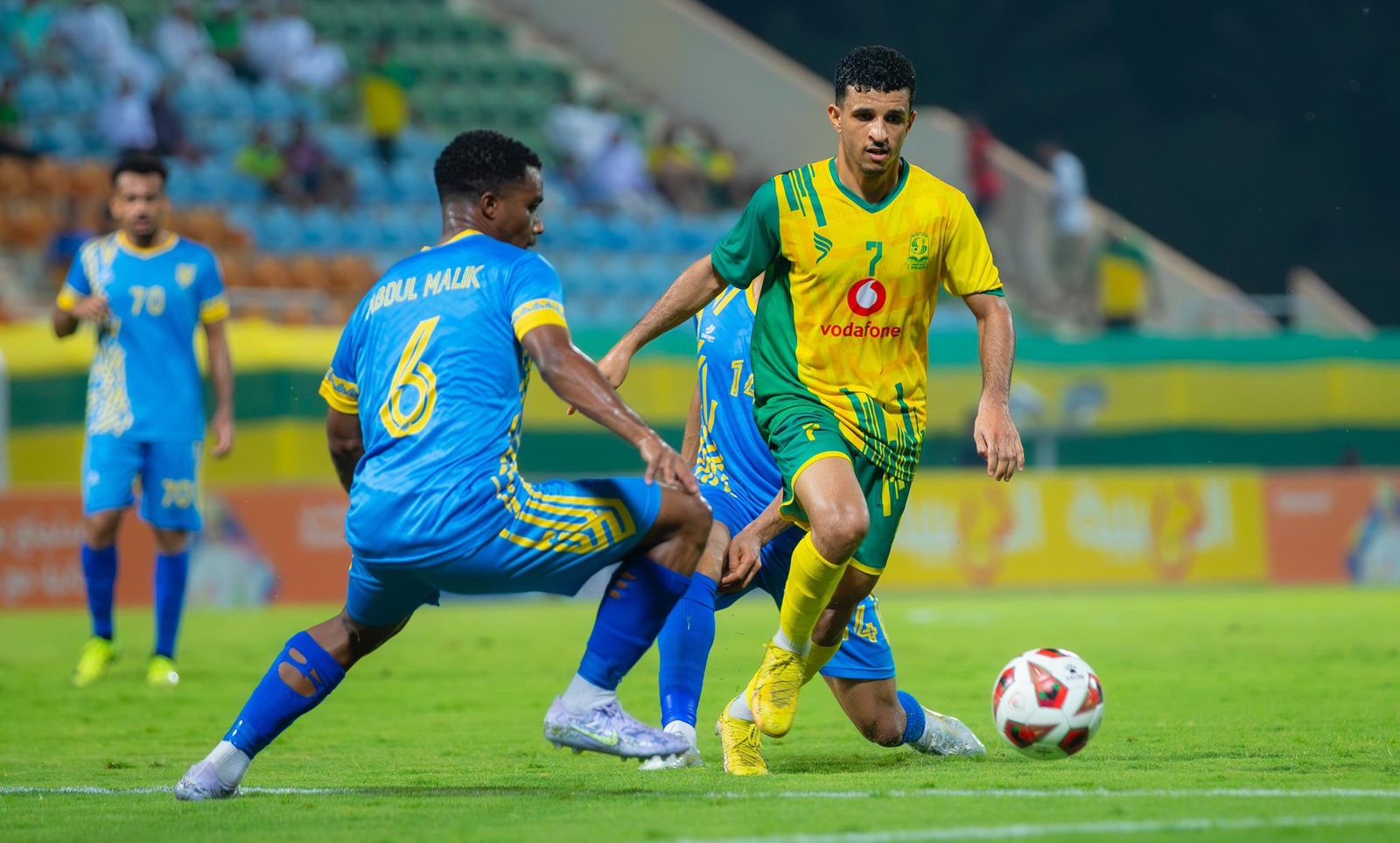 أحدهم وصفه بالمفاجئ وآخر رأى بأنه خطوة صحيحة: ما رأيك في أول قرار لاتحاد القدم الجديد؟