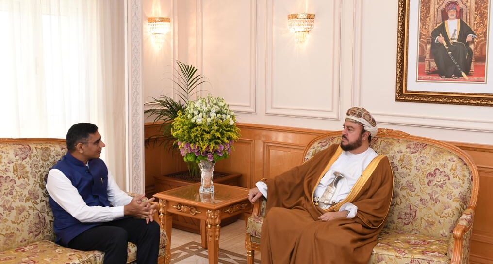 نيابة عن جلالة السلطان: سمو السيد أسعد يستقبل سفيري الهند والنيبال