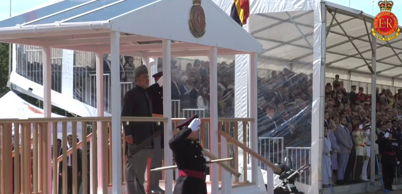 جلالة السلطان يرعى تخريج ضباط من ساندهيرست العسكرية