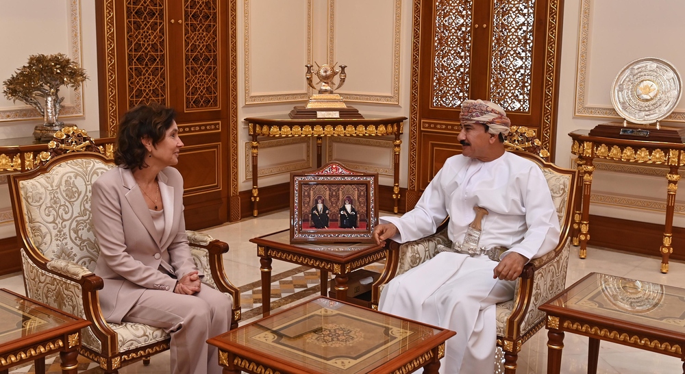 وزير المكتب السلطاني يرحب بالسفيرة الهولندية 