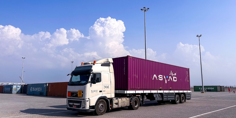 “ميناء خزائن” يوقّع شراكة جديدة تعزّز دور سلطنة عُمان كبوابة تجارية إقليمية ودولية