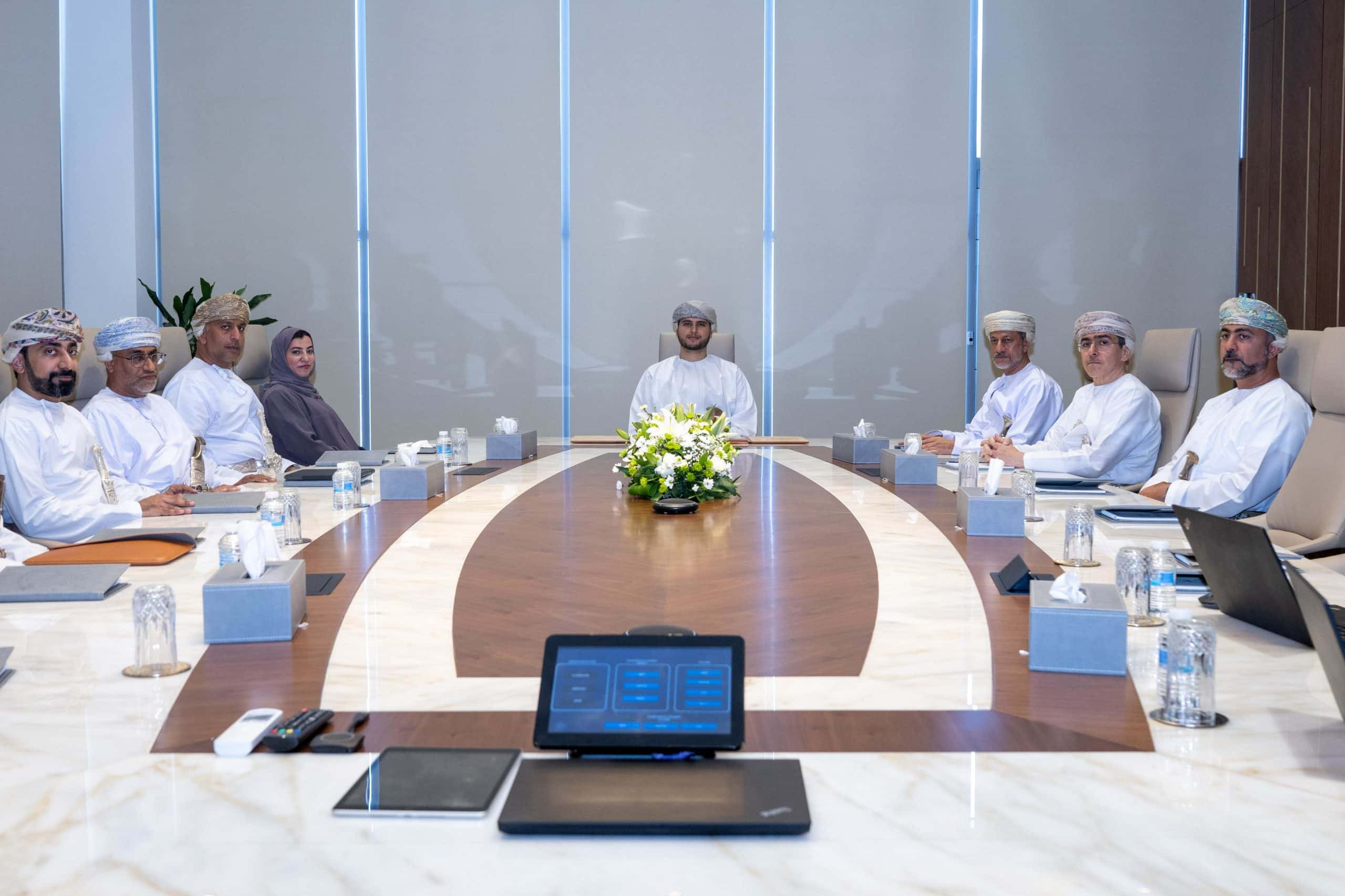 سمو السيد بلعرب يستمع إلى شرح مفصل عن صندوق عُمان المستقبل