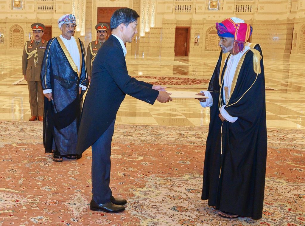 بالصور: شاهد الإطلالات البهية لجلالة السلطان في عام 2019