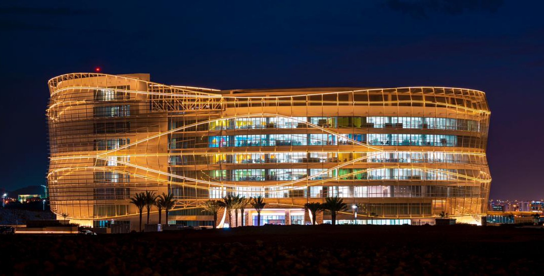 عمانتل تُجري أول مزايدة إلكترونية في قطاع المشتريات والعقود