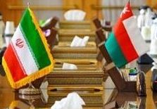 السيد بدر يبحث العلاقات الثنائية والتطورات الإقليمية مع ظريف