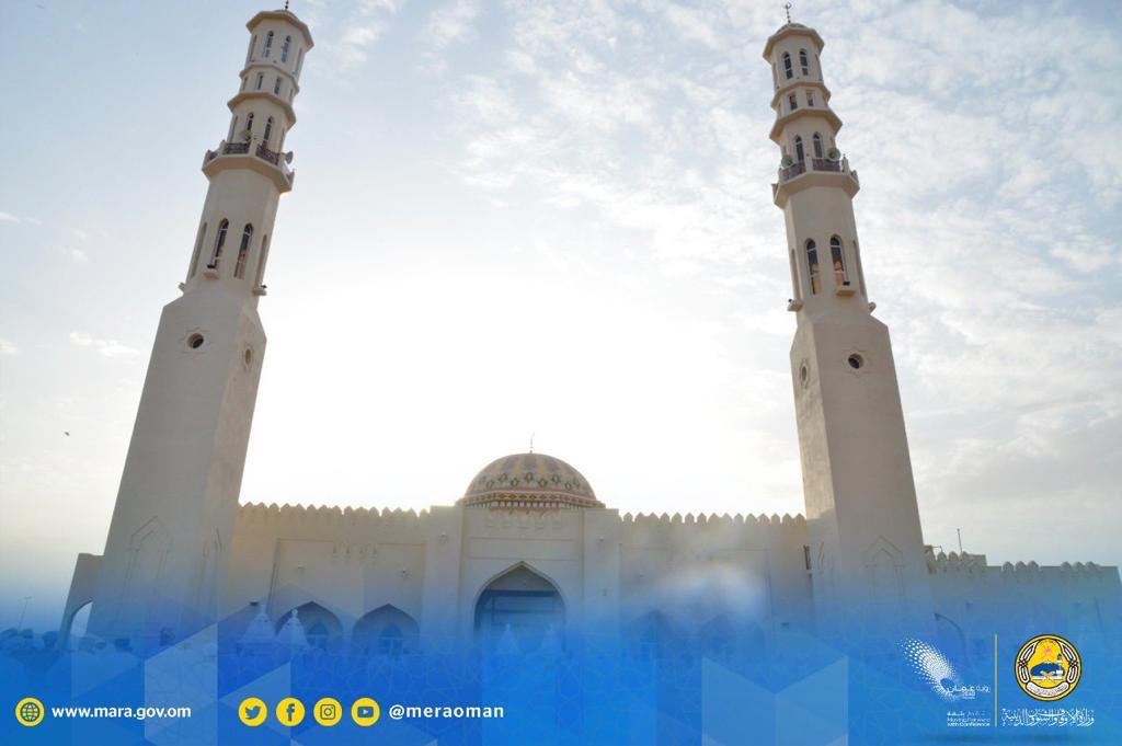 الأوقاف توضح حول الصور المتداولة من افتتاح مسجد الصحابة في عبري