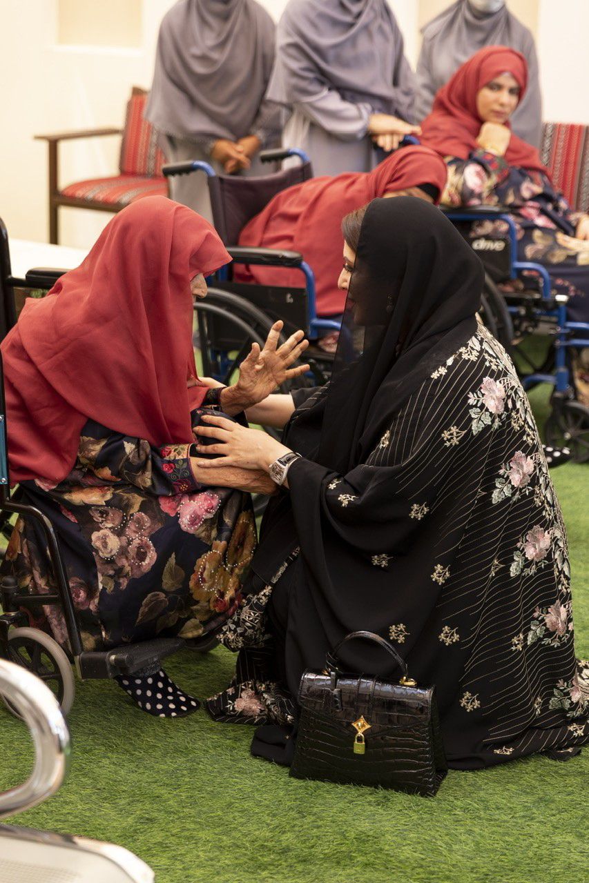 بالصور:السيدة الجليلة تزور دار الرعاية الاجتماعية