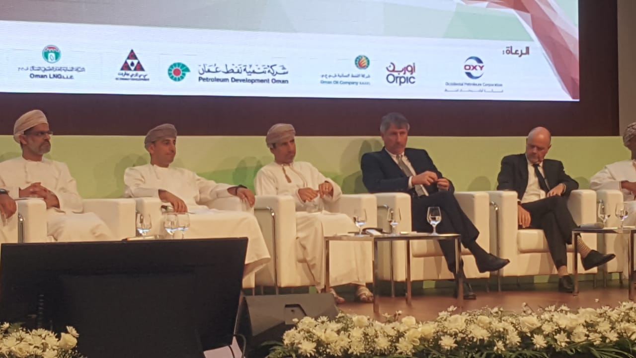 العوفي ينفي صحة ما يُتداول عن انسحاب السلطنة من لجنة أوبك