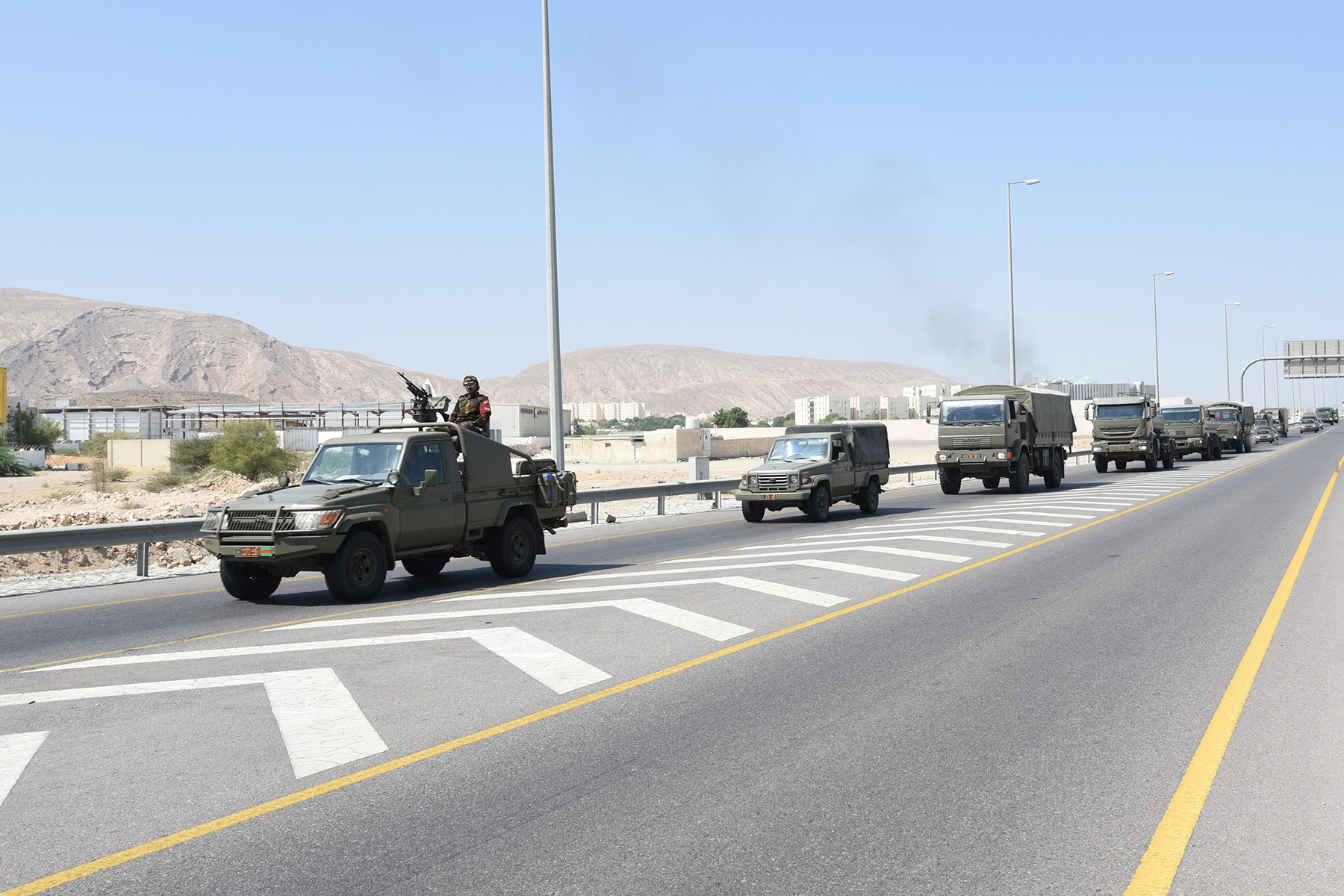 الحرس السلطاني العماني يفعّل خطة انتشار ميداني للمشاركين في (الشموخ/2) و(السيف السريع 3)