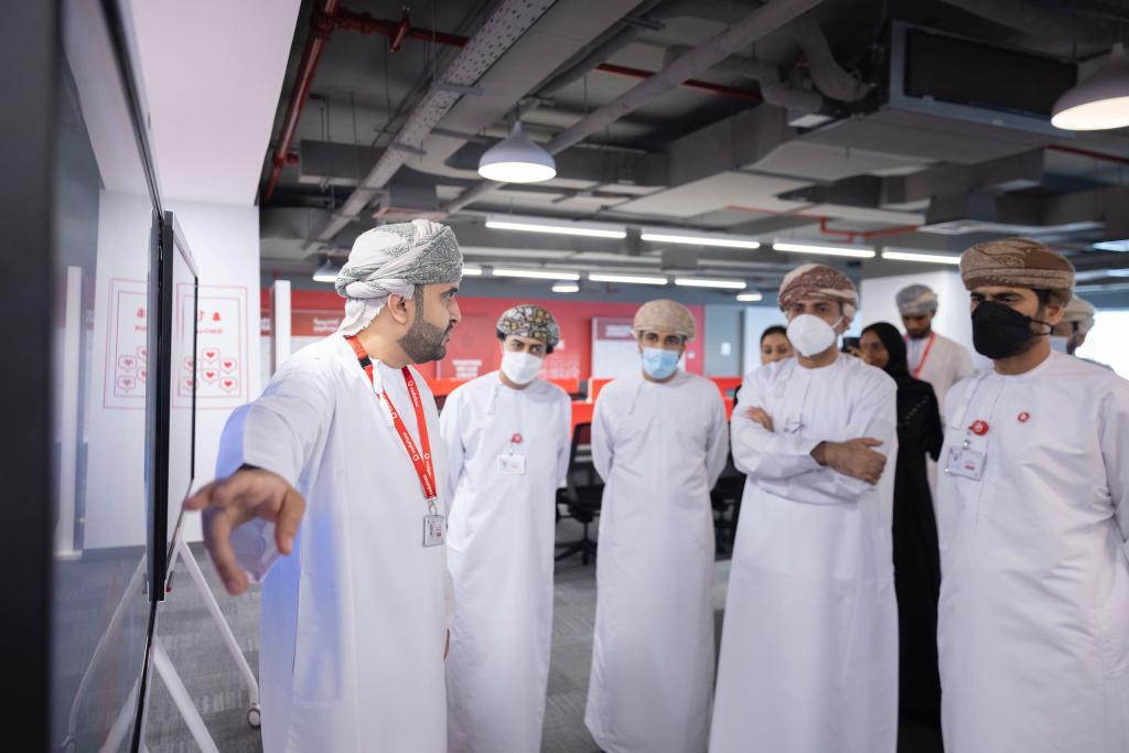 استعدادًا للتشغيل: فودافون تدشّن مركز خدمة العملاء الأول من نوعه في سلطنة عمان