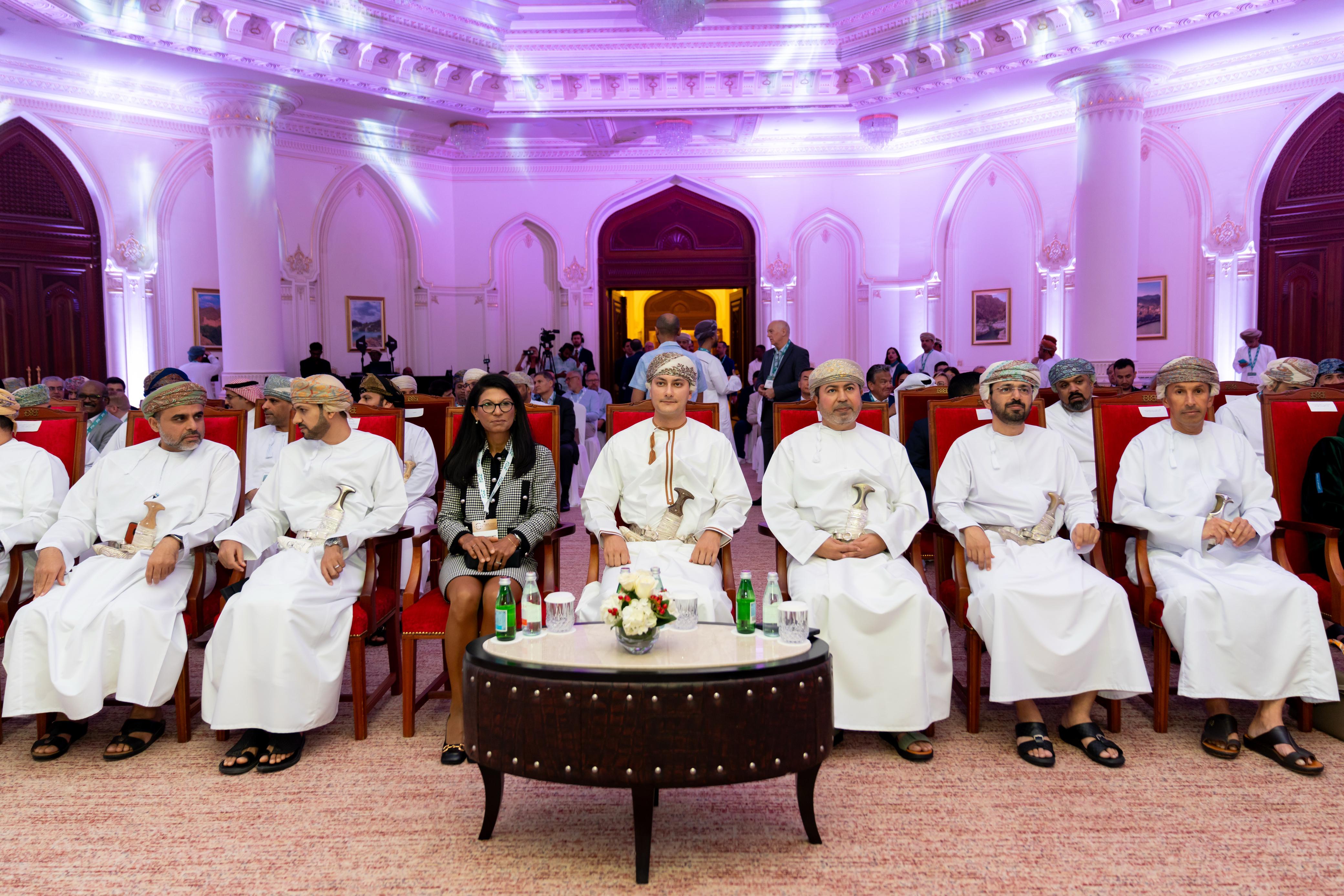 ”عمانتل“ و ”زين عمانتل الدولية“  تستضيفان اجتماعًا دوليًا لمجتمع مشغلي الاتصالات لأعمال الجملة
