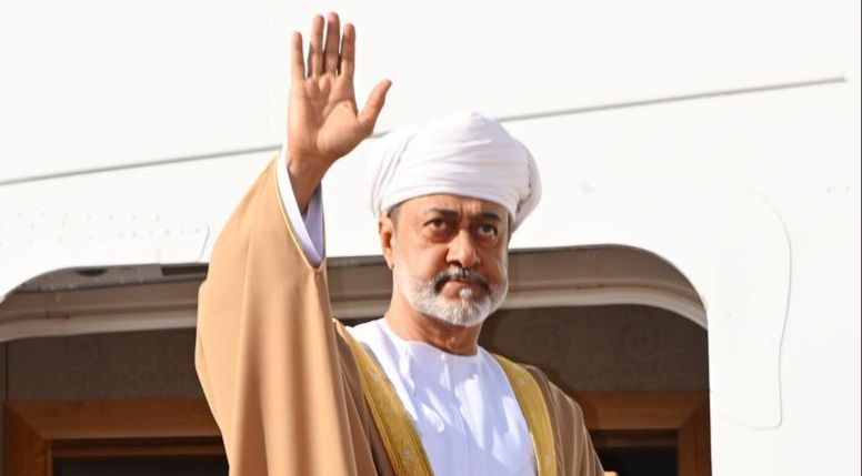 محفوفًا برعاية الله: جلالة السلطان يغادر إلى مملكة البحرين