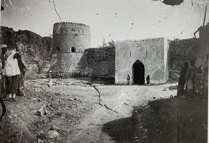 بالصور: ماذا تعرف عن بوابات مسقط؟