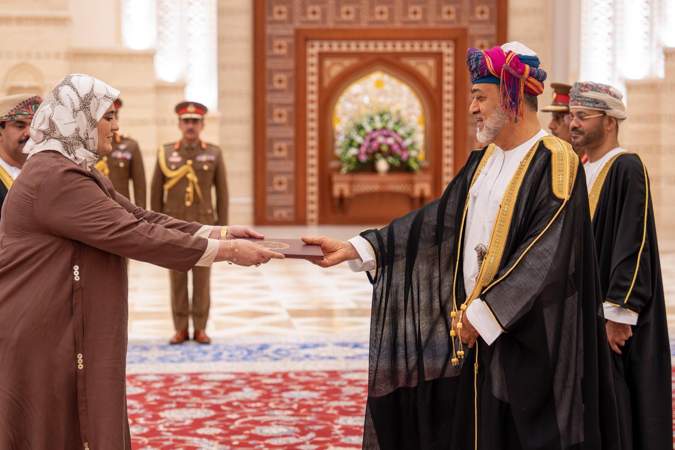 لجلالة السلطان: تعرف على أسماء السفراء الذين قدموا أوراق اعتمادهم