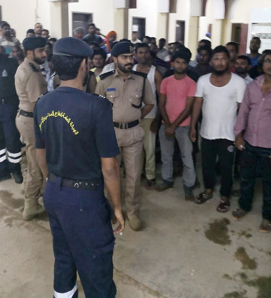 الاستجابة لاستغاثة آسيويين في صلالة وإخلاء لمجموعة مقيمين في مرباط