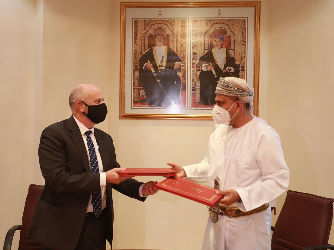 إنشاء حديقة طولية في المعبيلة