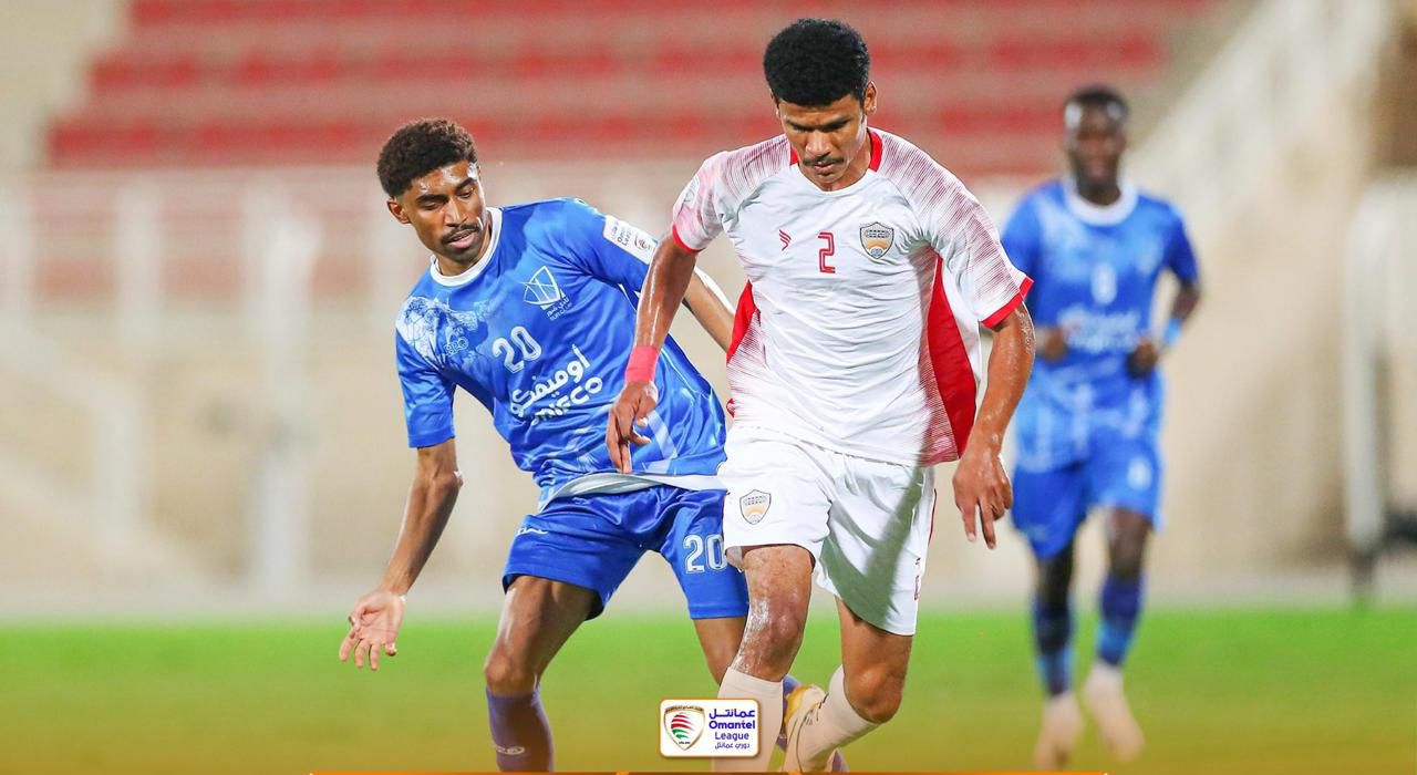 صدارة جديدة في دوري ”عمانتل“ قبل التوقف