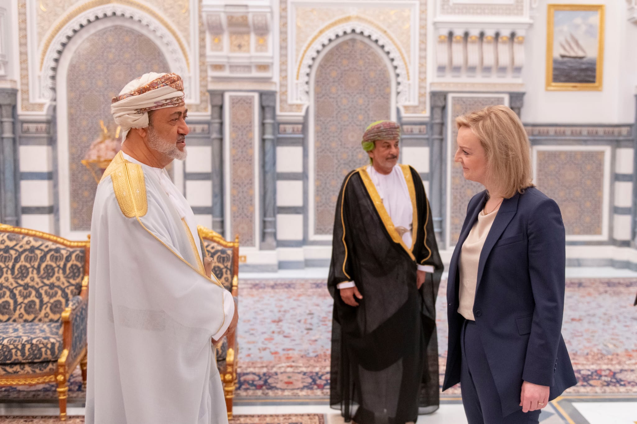 بعد لقائها بجلالة السلطان: هذا ما قالته وزيرة الخارجية والكومنولوث والتنمية البريطانية