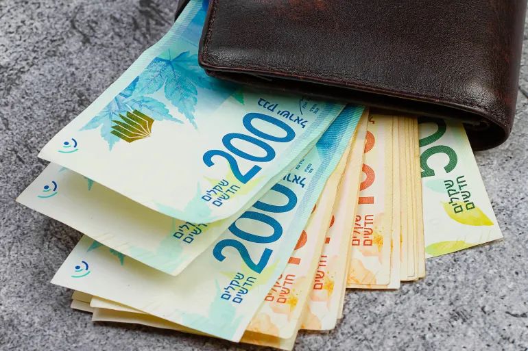 كيف يؤثر تخفيض التصنيف الائتماني لإسرائيل على حياة الإسرائيليين؟ 