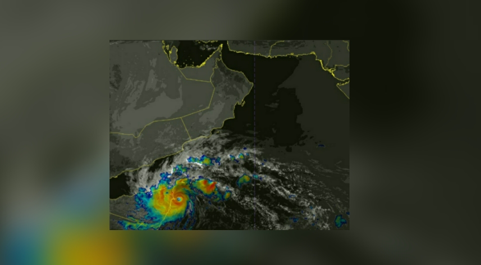 الحالة المدارية تعبر..وسحب متوسطة على ظفار