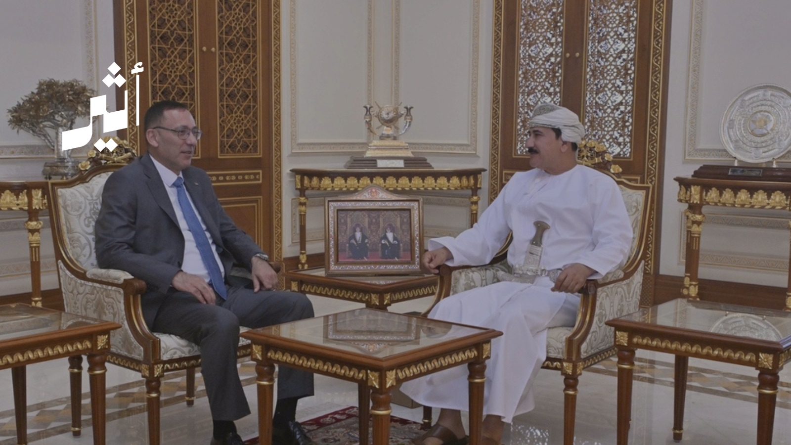 وزير المكتب السلطاني يستقبل مسؤولين من فلسطين وأمريكا 