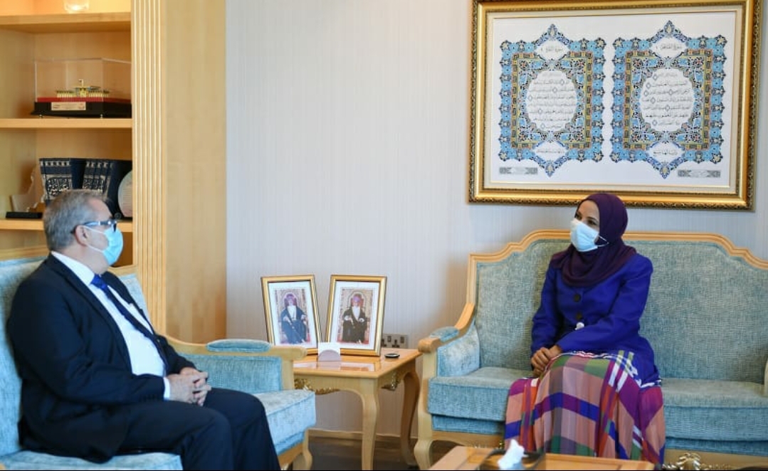 الشيبانية تستعرض وضع التعليم مع ممثل منظمة الصحة العالمية