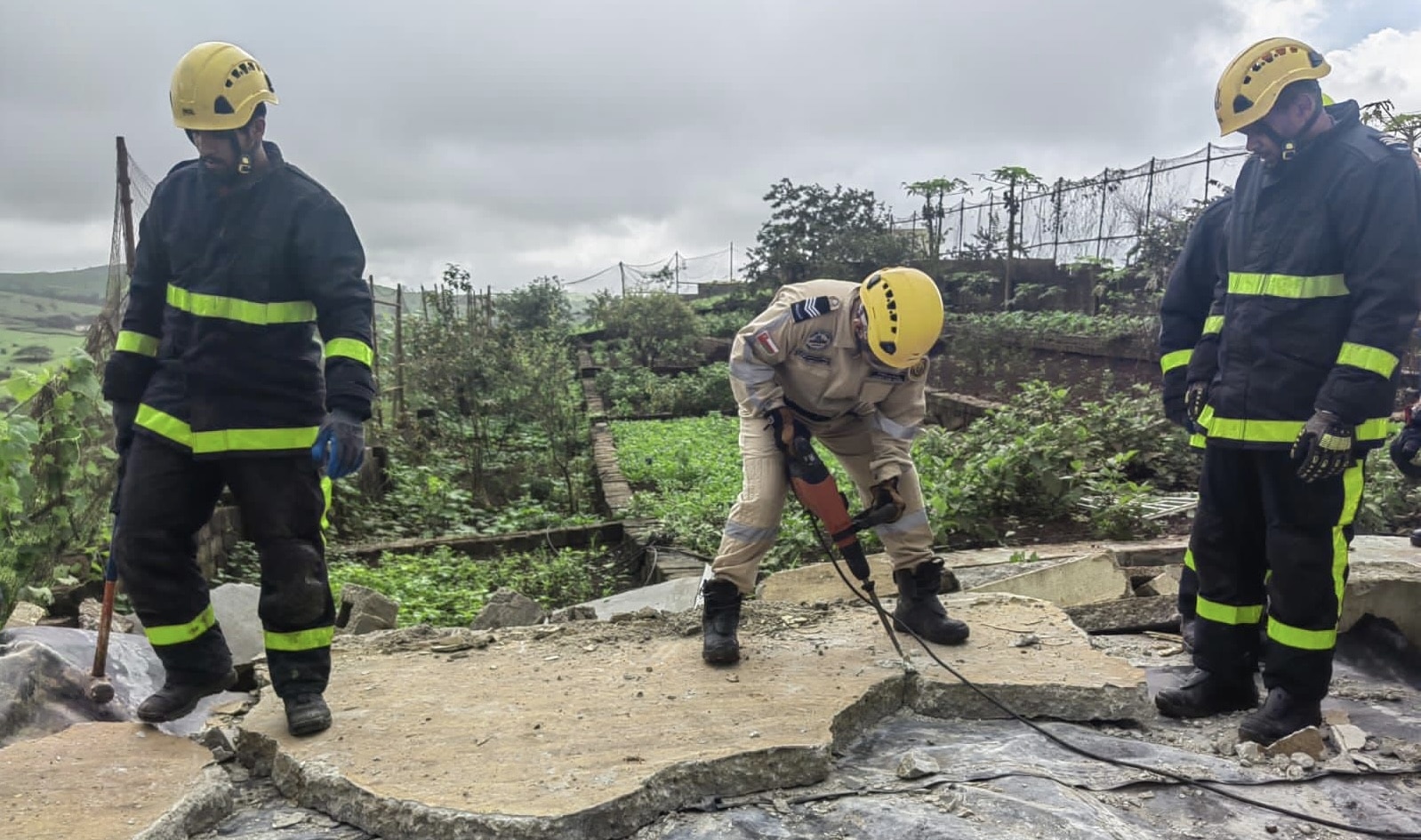 وفاة شخص في انهيار غرفة بظفار
