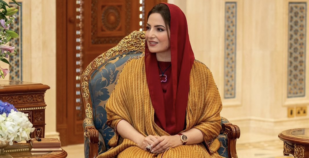 بمشاعر الفرح والسرور: السيدة الجليلة تهنئ أبناءها وبناتها الطلبة بتفوقهم في شهادة دبلوم التعليم العام