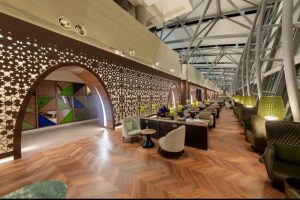 قفز من المرتبة 74 إلى 14 دوليًا: مطار مسقط الدولي الأكثر تحسنًا في الشرق الأوسط