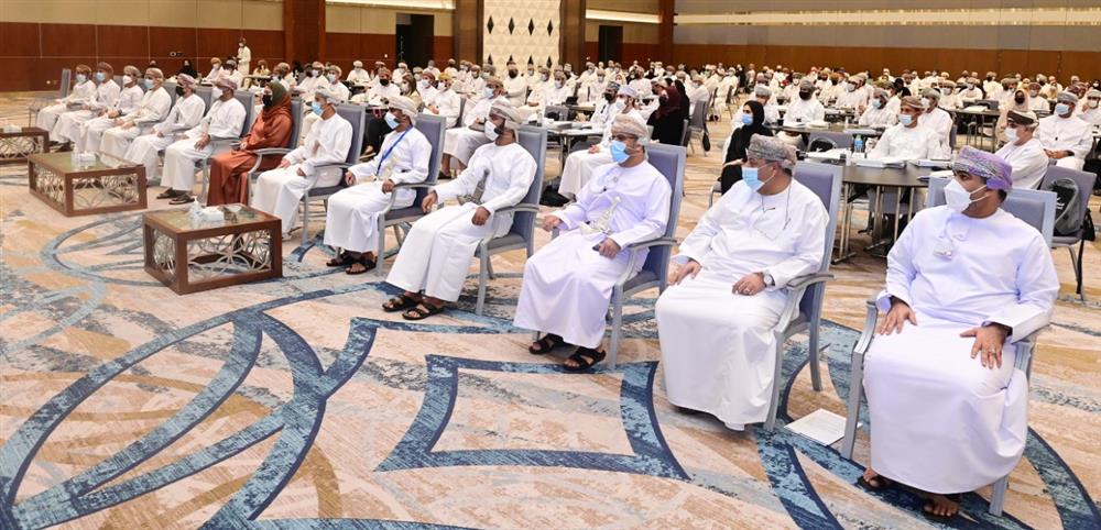 تدريب أكثر من 250 موظفًا عمانيًا على مهارات قيادية
