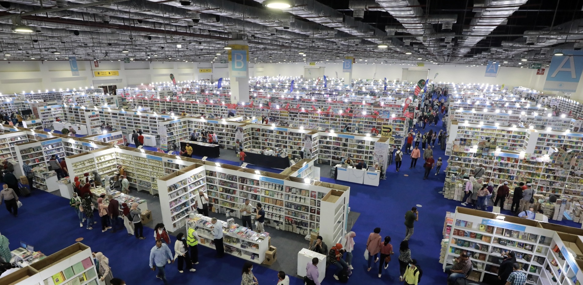 إصدارات عمانية متنوعة في معرض القاهرة الدولي للكتاب