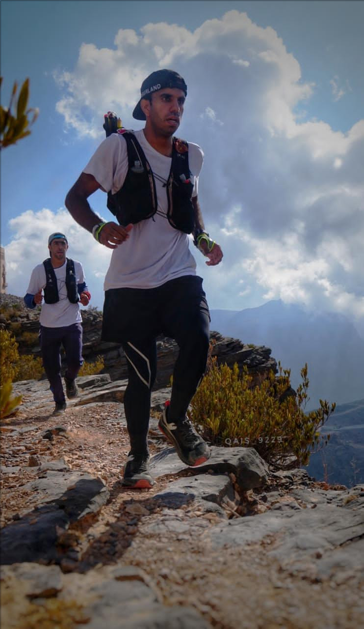 عداء عماني يقطع 150 كم في 30 ساعة