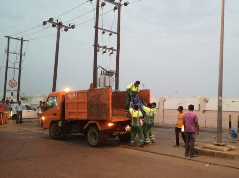 ‏البلدية والشرطة تُداهمان مواقع للباعة المتجولين