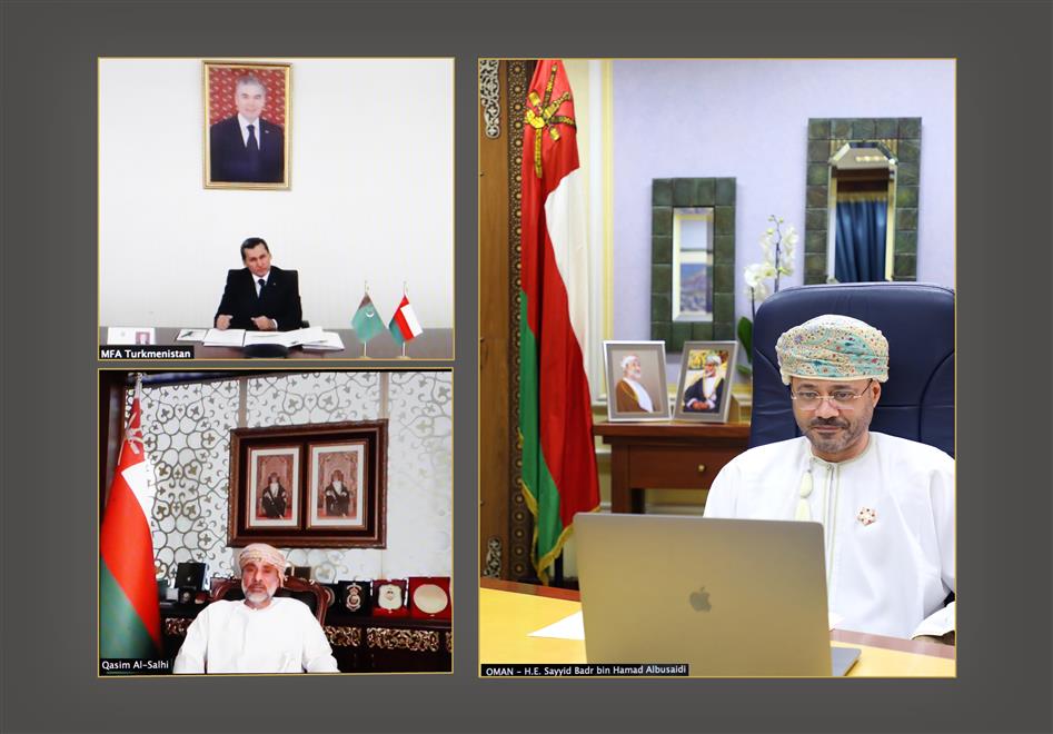 السيد بدر يعقد اجتماعًا مع وزير خارجية تركمانستان